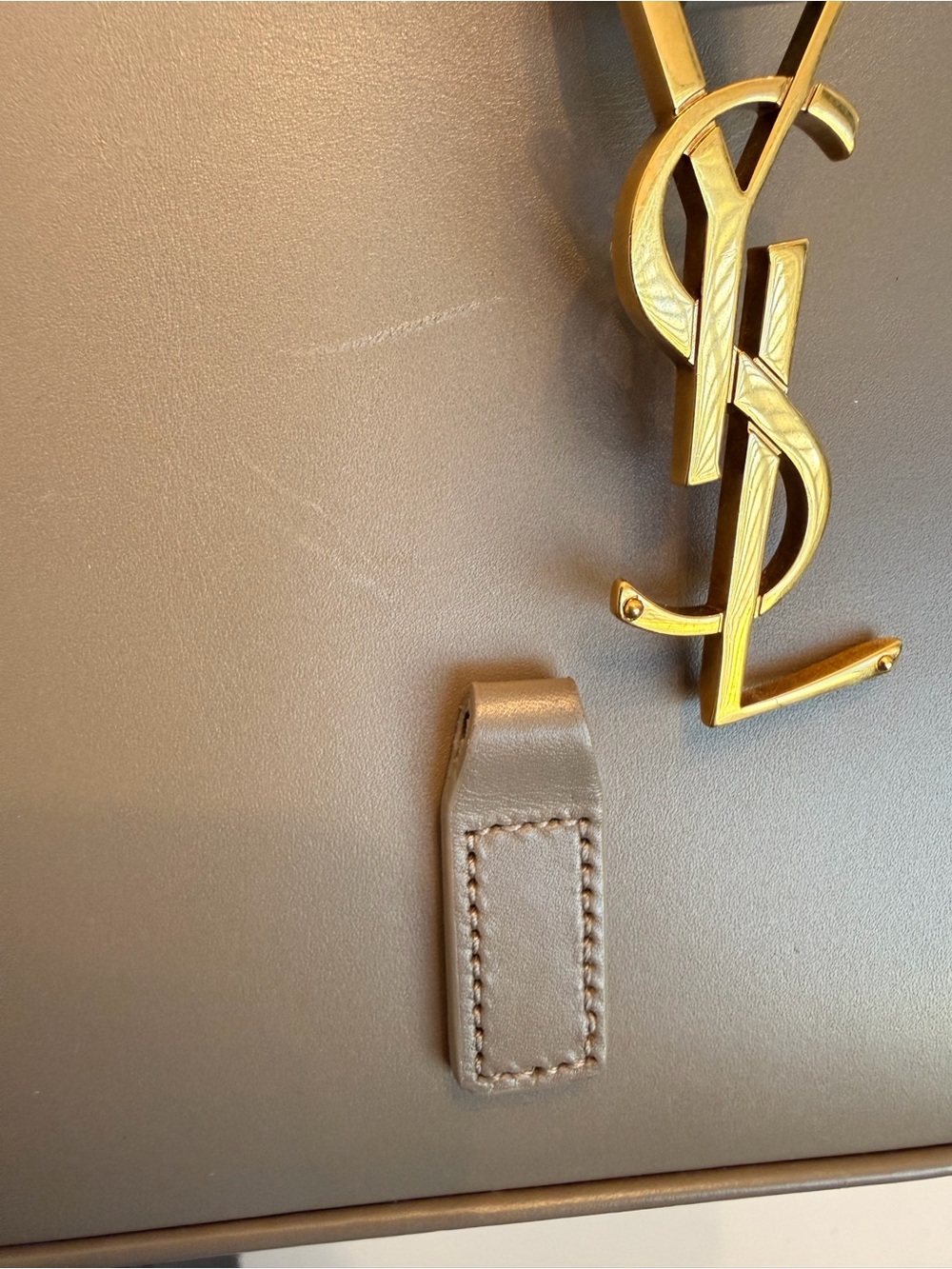Saint Laurent Le 5 A 7 Hobo Bag in Taupe - Picture 5 of 7